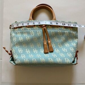 Dooney Bourke Tote Bag. It is gently used.